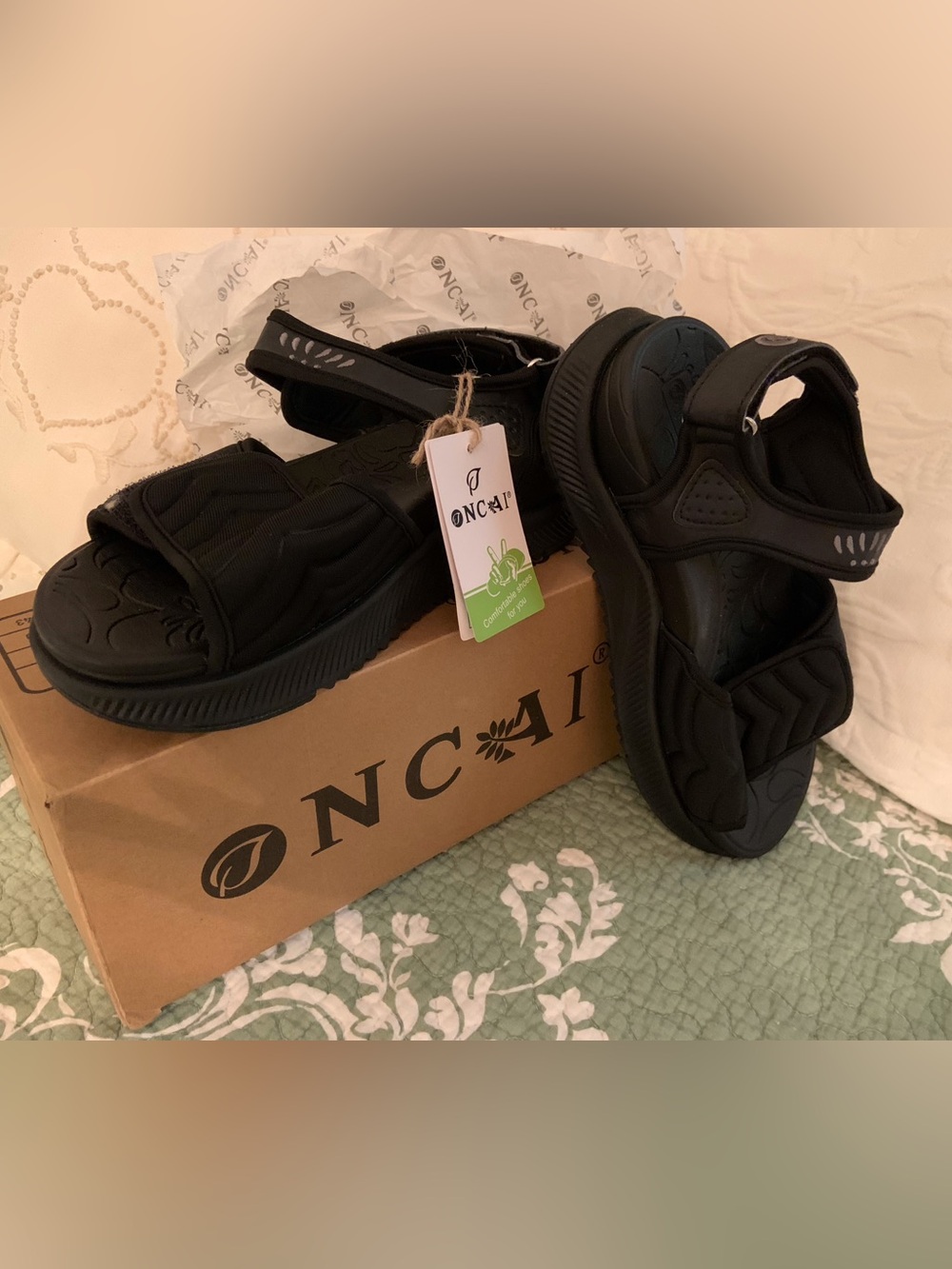 Oncai Women’s Sandals New in Box 6 W Great for Planter  Walking or Beach